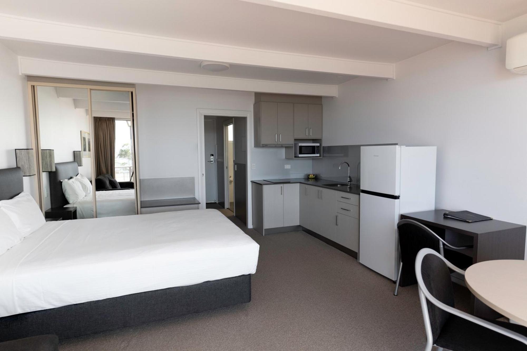 Amooran Oceanside Apartments And Motel Narooma Exterior photo