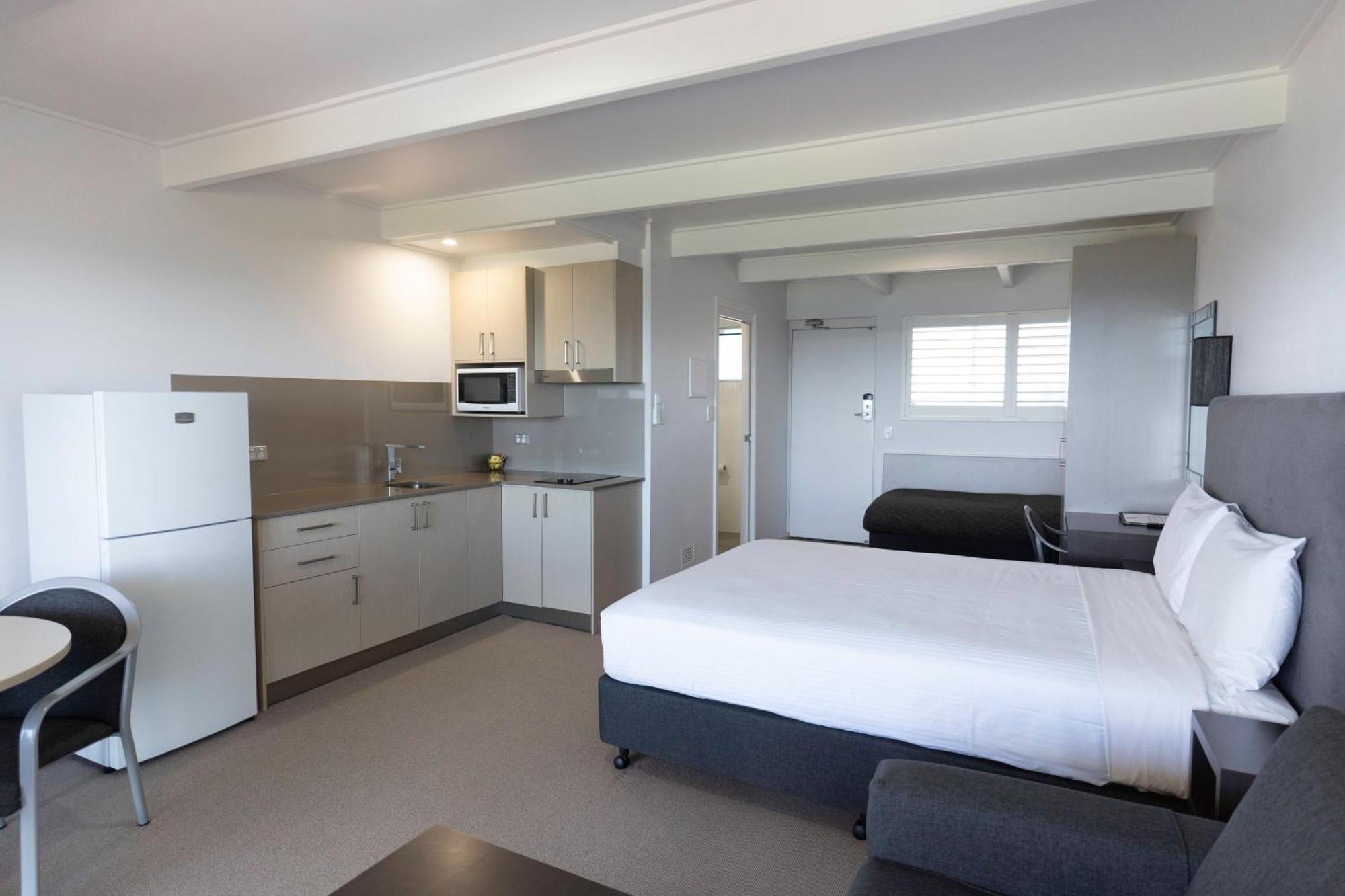 Amooran Oceanside Apartments And Motel Narooma Exterior photo