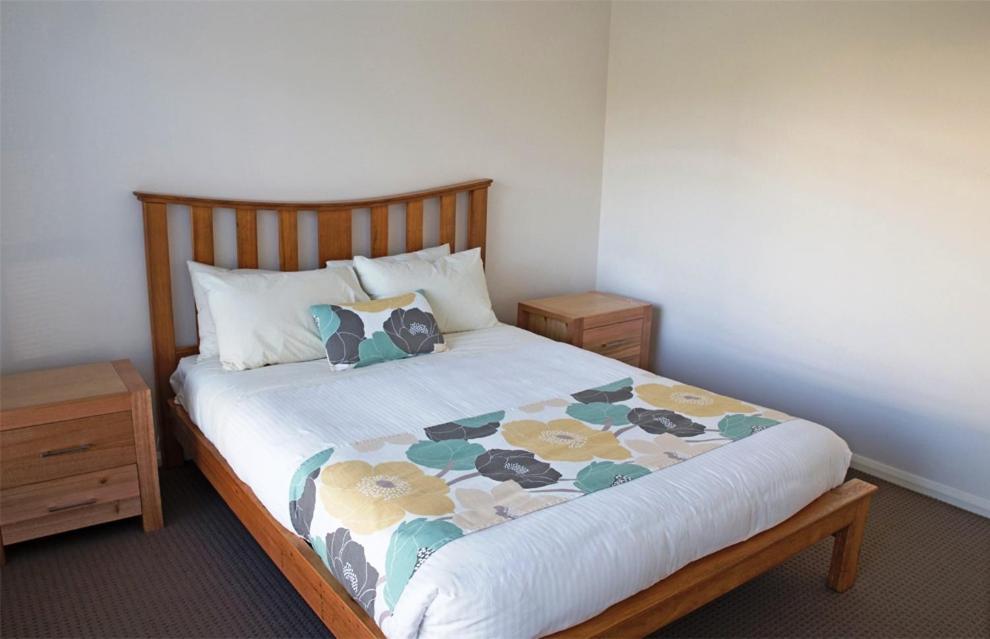 Amooran Oceanside Apartments And Motel Narooma Exterior photo
