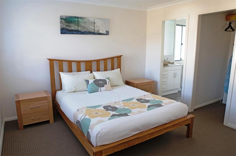 Amooran Oceanside Apartments And Motel Narooma Exterior photo