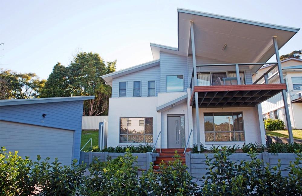Amooran Oceanside Apartments And Motel Narooma Exterior photo